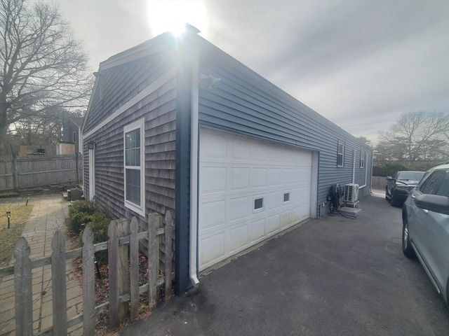 30 Lancaster Ave, Plymouth, MA 02360