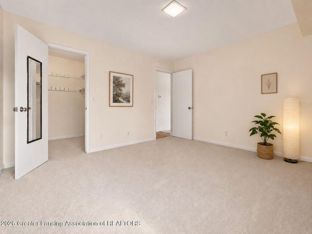 6165 Innkeepers Court 86, East Lansing, MI 48823