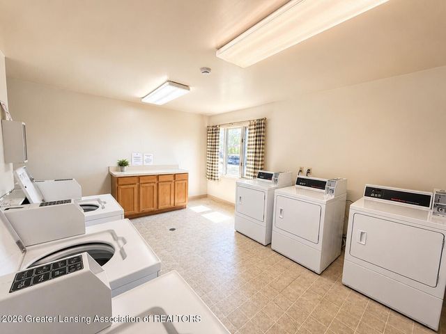 6165 Innkeepers Court 86, East Lansing, MI 48823