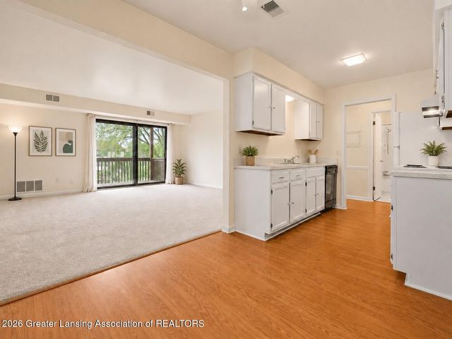 6165 Innkeepers Court 86, East Lansing, MI 48823
