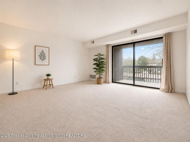 6165 Innkeepers Court 86, East Lansing, MI 48823