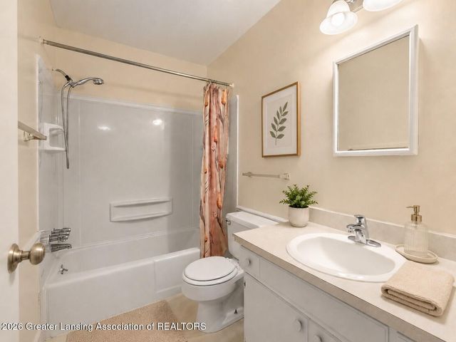 6165 Innkeepers Court 86, East Lansing, MI 48823