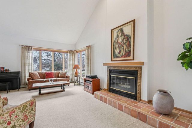 990 Silver Mist COURT, Brookfield, WI 53005