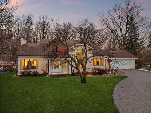 990 Silver Mist COURT, Brookfield, WI 53005