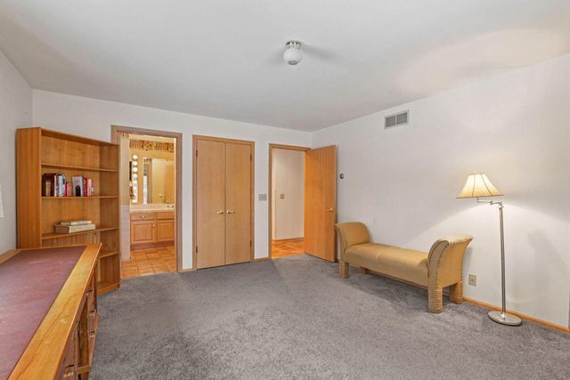 990 Silver Mist COURT, Brookfield, WI 53005