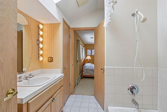 990 Silver Mist COURT, Brookfield, WI 53005