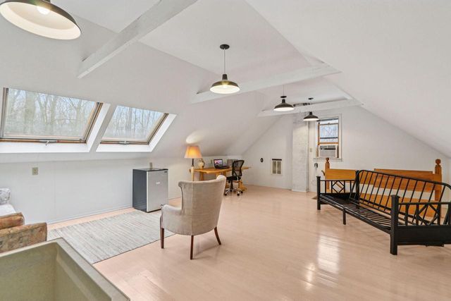 990 Silver Mist COURT, Brookfield, WI 53005