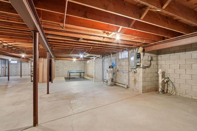 990 Silver Mist COURT, Brookfield, WI 53005