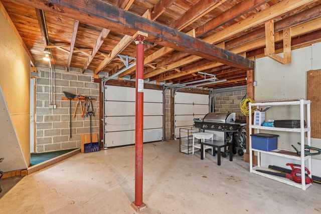 990 Silver Mist COURT, Brookfield, WI 53005