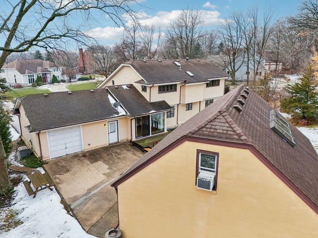 990 Silver Mist COURT, Brookfield, WI 53005