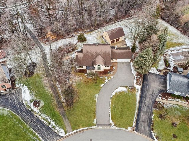 990 Silver Mist COURT, Brookfield, WI 53005