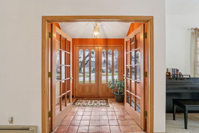 990 Silver Mist COURT, Brookfield, WI 53005