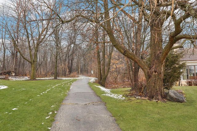 990 Silver Mist COURT, Brookfield, WI 53005