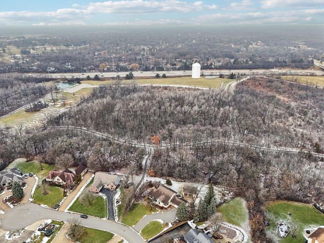 990 Silver Mist COURT, Brookfield, WI 53005