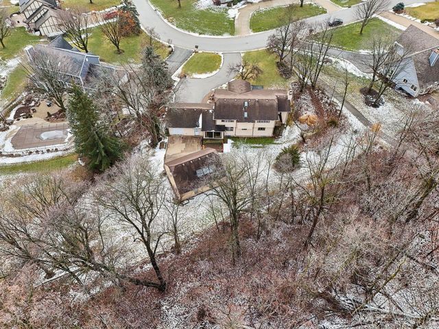 990 Silver Mist COURT, Brookfield, WI 53005