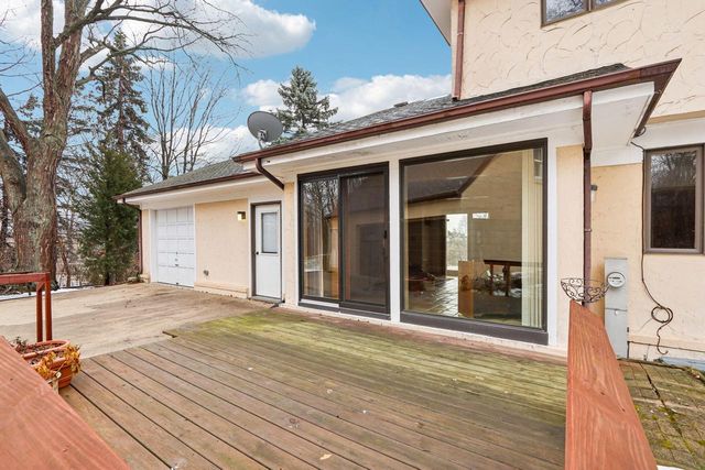 990 Silver Mist COURT, Brookfield, WI 53005