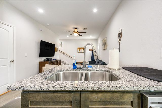 849 Queenswood, Montgomery, TX 77316