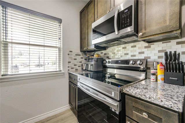 849 Queenswood, Montgomery, TX 77316