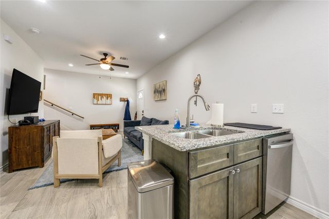 849 Queenswood, Montgomery, TX 77316