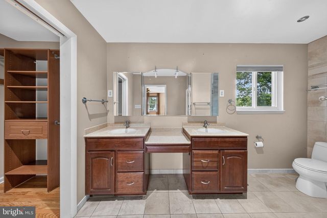 2507 RAVEN RD, Wilmington, DE 19810