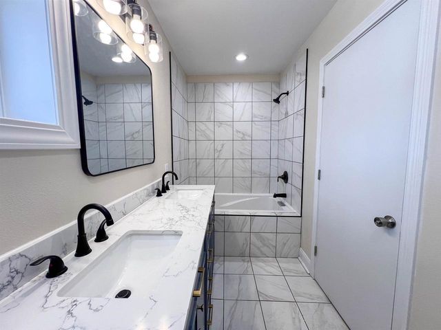 1222 S 7th Street, Prairie Du Chien, WI 53821