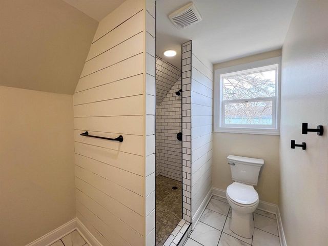 1222 S 7th Street, Prairie Du Chien, WI 53821