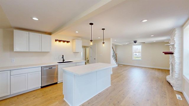 1222 S 7th Street, Prairie Du Chien, WI 53821