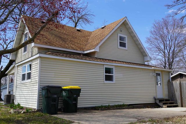 1222 S 7th Street, Prairie Du Chien, WI 53821