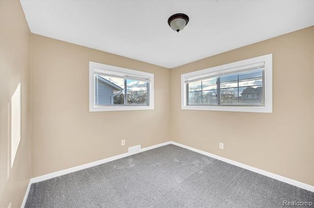 8365 21 Mile Road, Shelby Twp, MI 48317