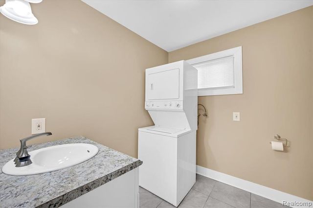 8365 21 Mile Road, Shelby Twp, MI 48317