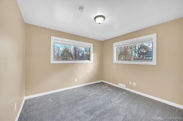 8365 21 Mile Road, Shelby Twp, MI 48317