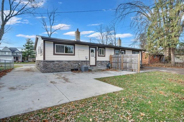 8365 21 Mile Road, Shelby Twp, MI 48317