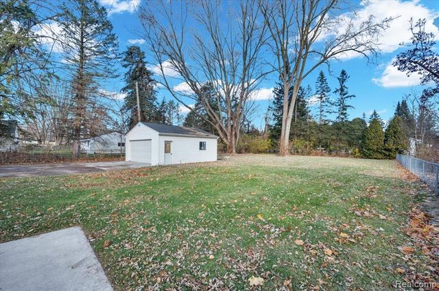 8365 21 Mile Road, Shelby Twp, MI 48317