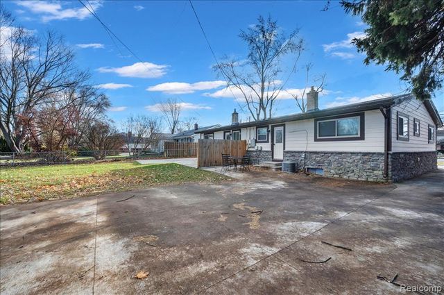8365 21 Mile Road, Shelby Twp, MI 48317