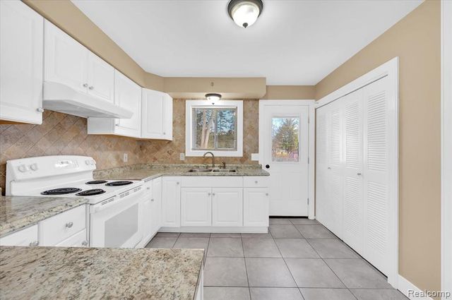8365 21 Mile Road, Shelby Twp, MI 48317