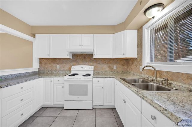 8365 21 Mile Road, Shelby Twp, MI 48317