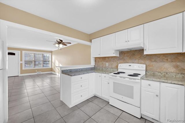 8365 21 Mile Road, Shelby Twp, MI 48317
