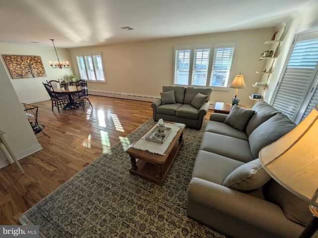 3285 CHERRYVILLE RD, Northampton, PA 18067
