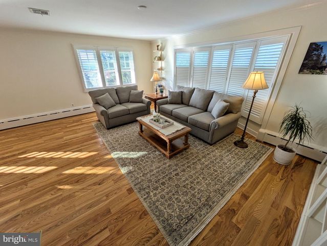 3285 CHERRYVILLE RD, Northampton, PA 18067