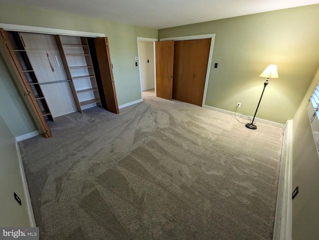 3285 CHERRYVILLE RD, Northampton, PA 18067