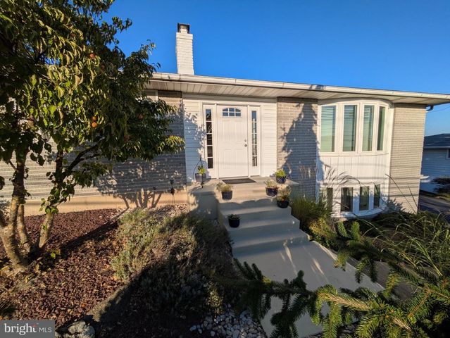 3285 CHERRYVILLE RD, Northampton, PA 18067