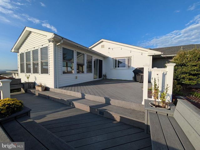 3285 CHERRYVILLE RD, Northampton, PA 18067