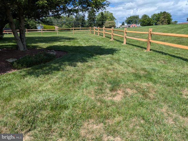 3285 CHERRYVILLE RD, Northampton, PA 18067