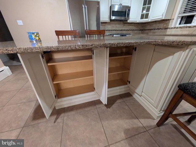 3285 CHERRYVILLE RD, Northampton, PA 18067