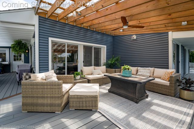 900 Indianwood Road, Orion Charter Township, MI 48362