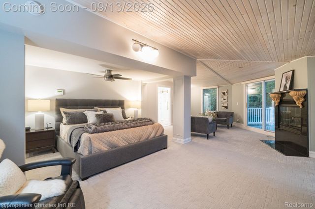 900 Indianwood Road, Orion Charter Township, MI 48362