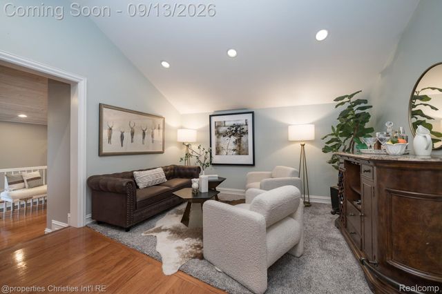 900 Indianwood Road, Orion Charter Township, MI 48362