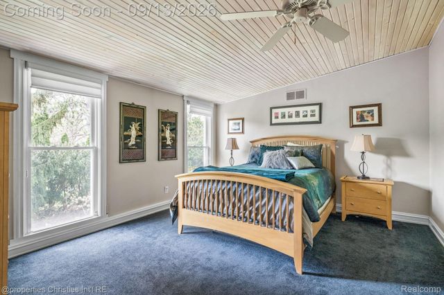900 Indianwood Road, Orion Charter Township, MI 48362