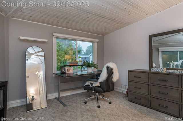 900 Indianwood Road, Orion Charter Township, MI 48362