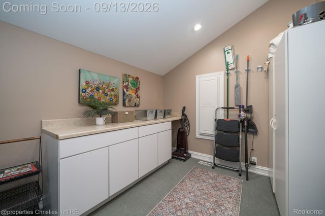 900 Indianwood Road, Orion Charter Township, MI 48362